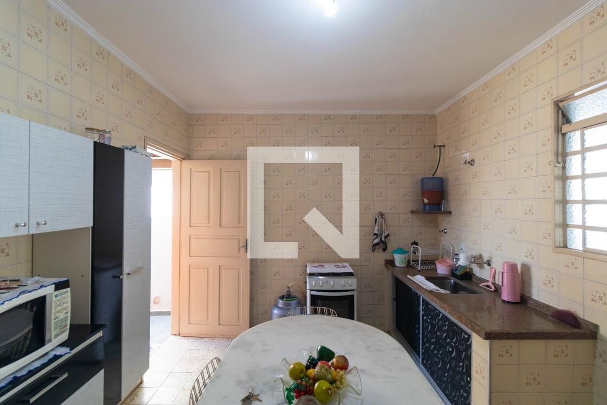 Casa à Venda - Jardim do Lago, 2 Quartos,  243 m2 em , Campinas - sp | SoloBR