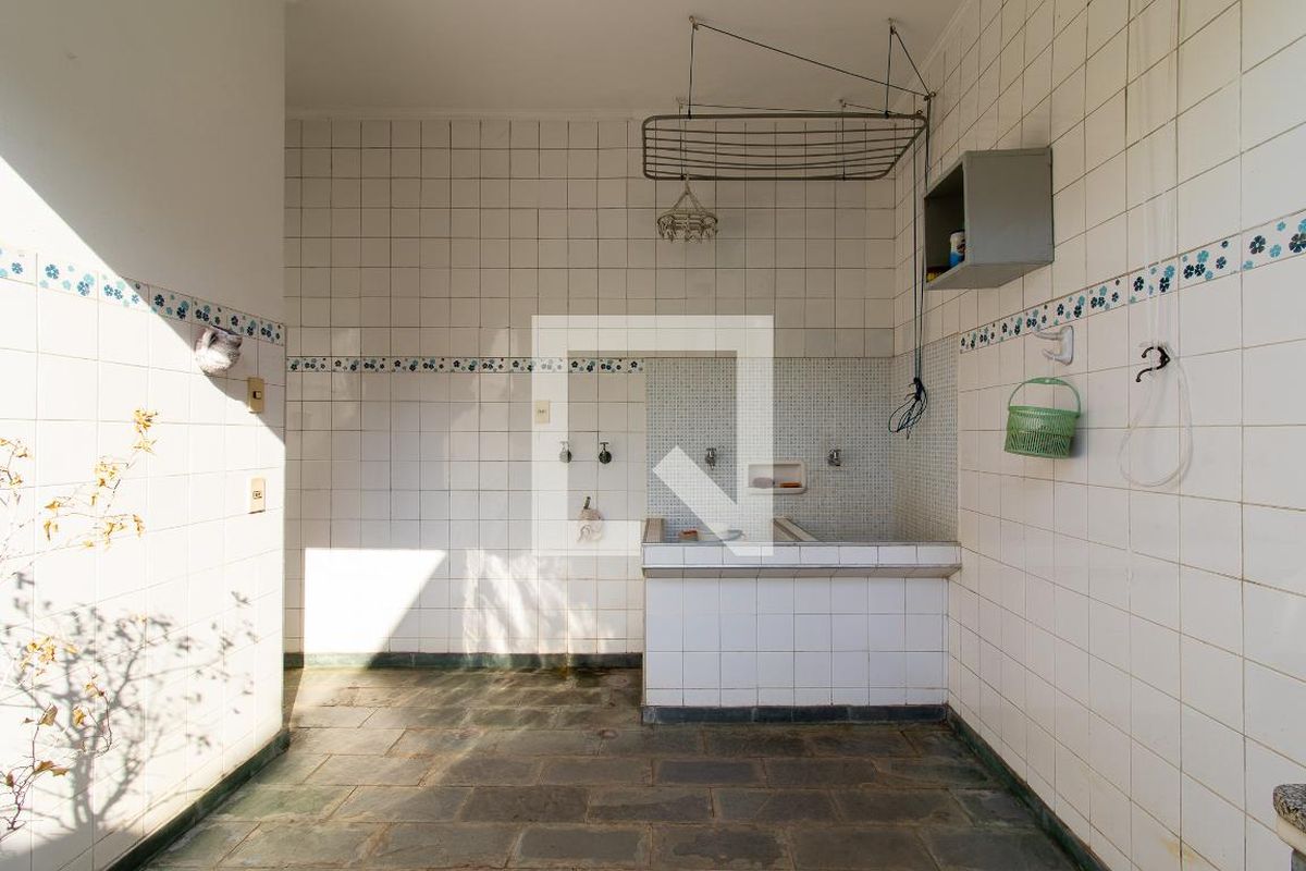 Casa à Venda - Taquaral, 3 Quartos,  208 m2 em , Campinas - sp | SoloBR