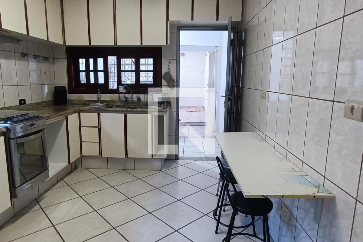 Casa, 3 quartos, 220 m² - Foto 84