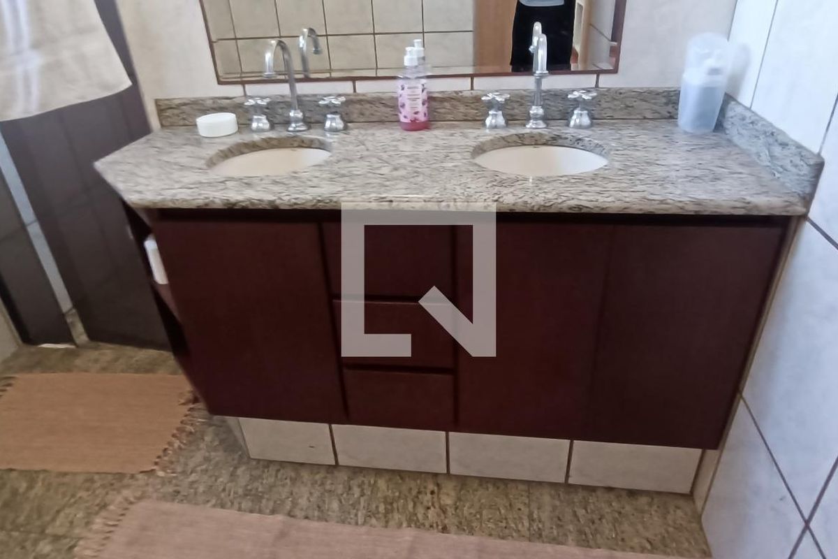 Casa, 3 quartos, 220 m² - Foto 64