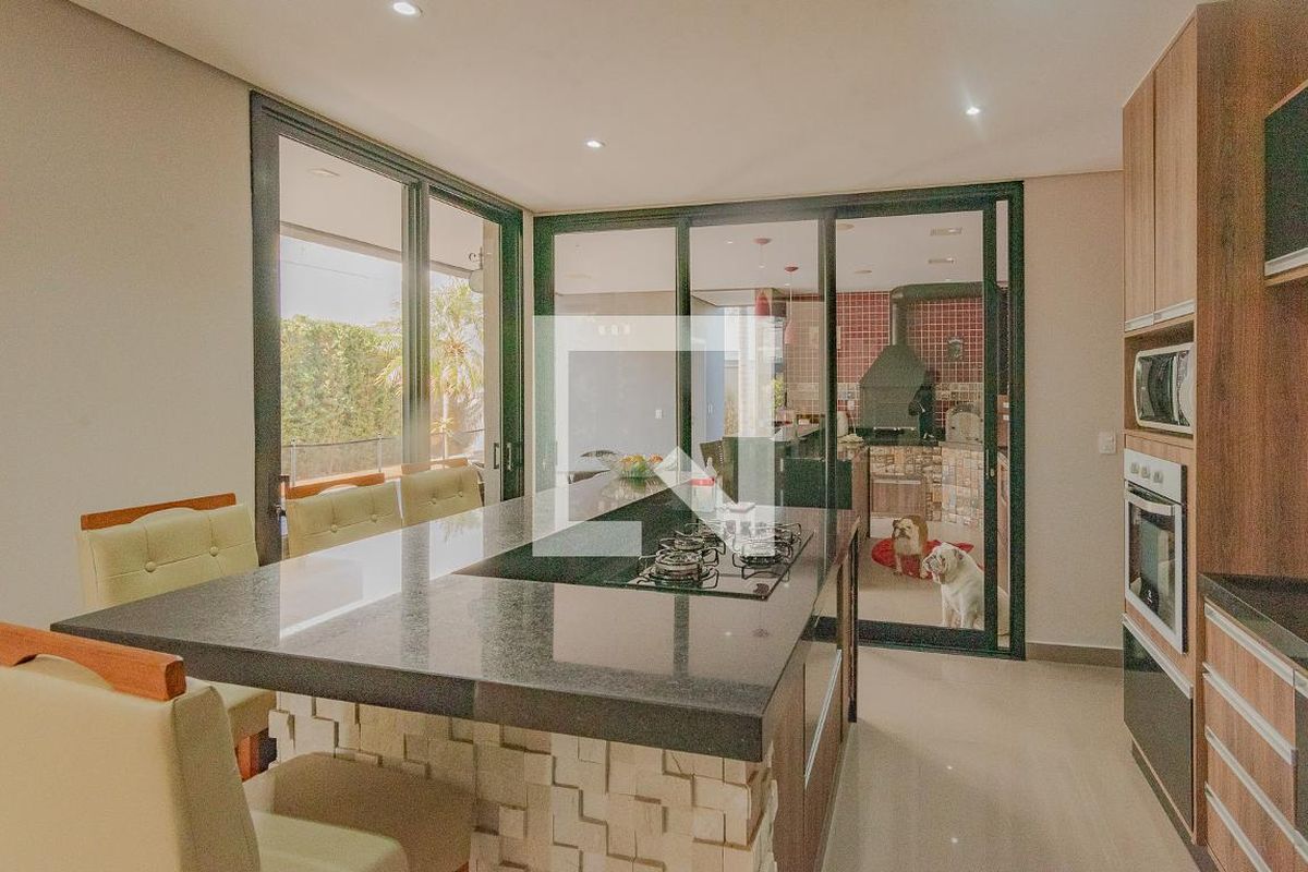 Casa à Venda - Swiss Park, 3 Quartos,  320 m2 em , Campinas - sp | SoloBR