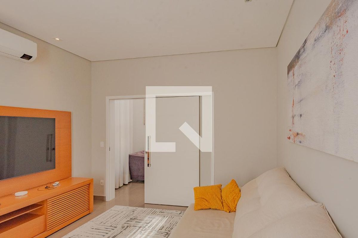 Casa à Venda - Swiss Park, 3 Quartos,  320 m2 em , Campinas - sp | SoloBR