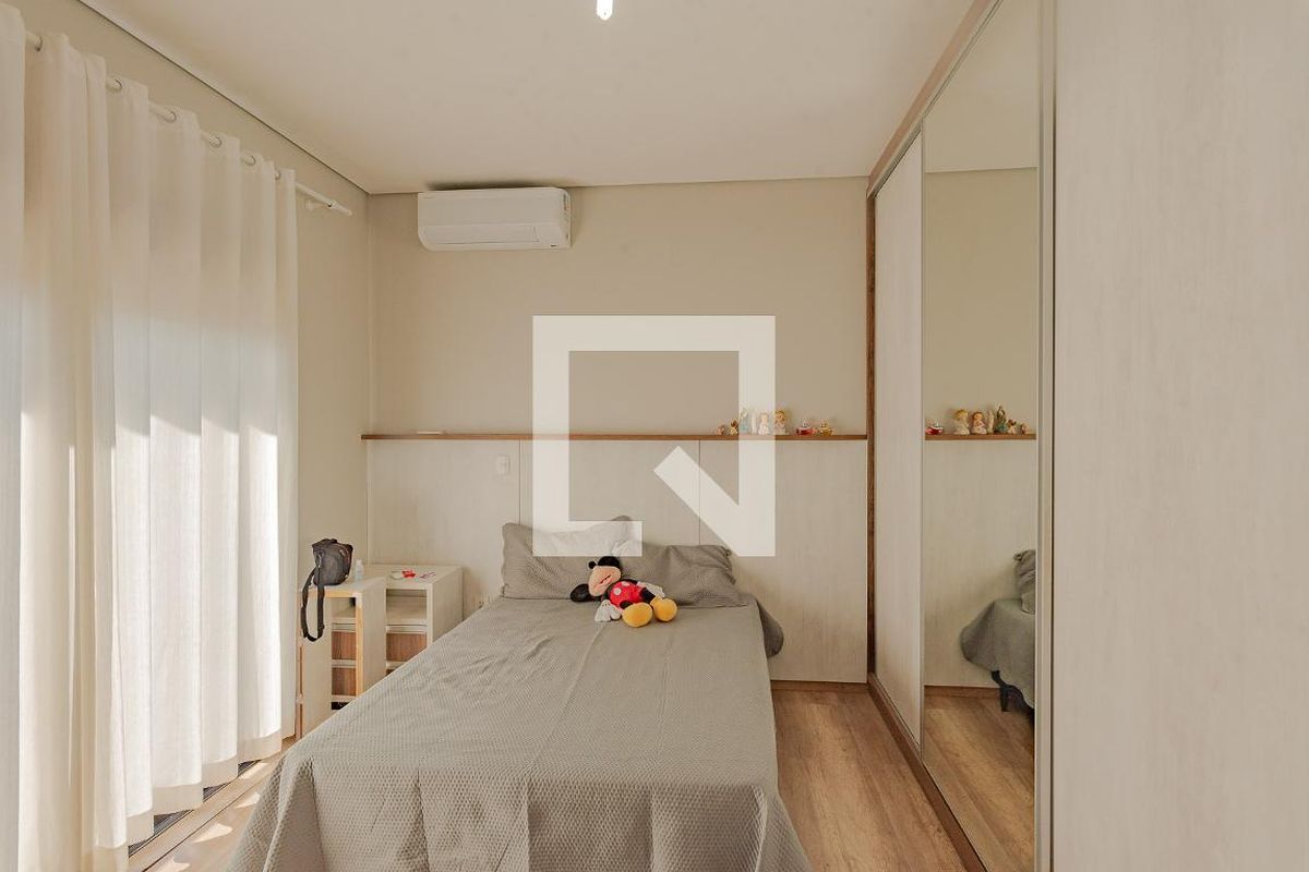 Casa à Venda - Swiss Park, 3 Quartos,  320 m2 em , Campinas - sp | SoloBR
