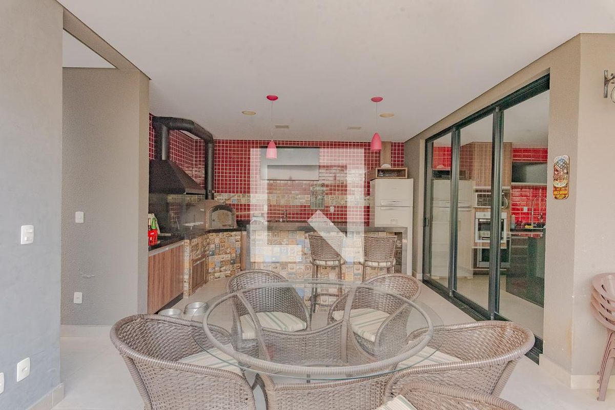 Casa à Venda - Swiss Park, 3 Quartos,  320 m2 em , Campinas - sp | SoloBR