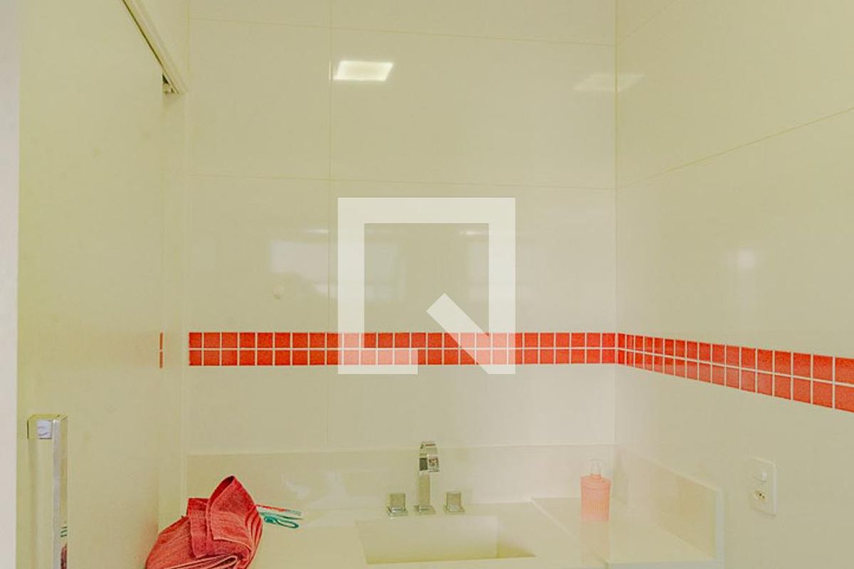 Casa à Venda - Swiss Park, 3 Quartos,  320 m2 em , Campinas - sp | SoloBR