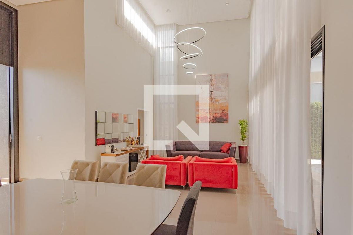 Casa à Venda - Swiss Park, 3 Quartos,  320 m2 em , Campinas - sp | SoloBR