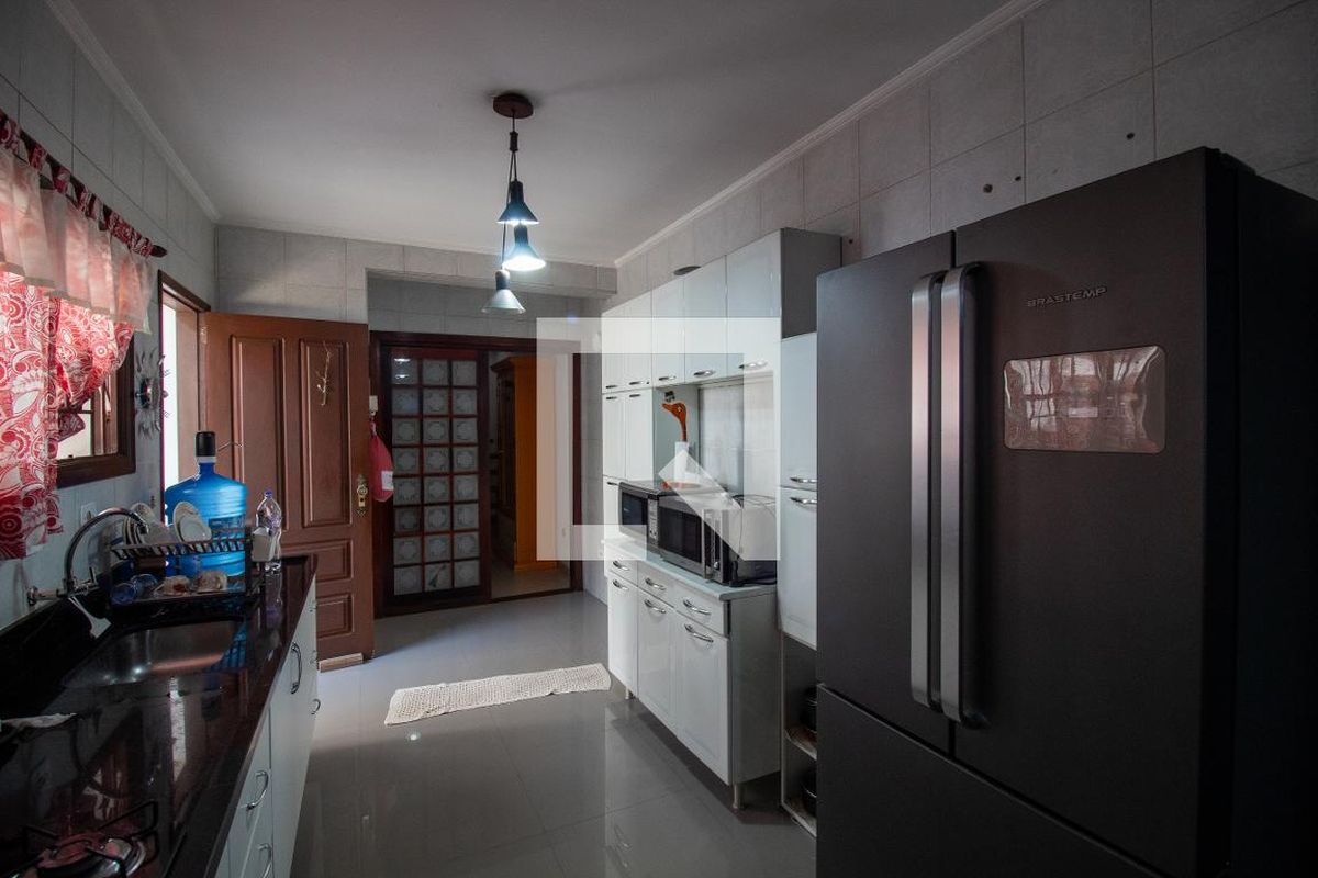 Casa, 3 quartos, 225 m² - Foto 36