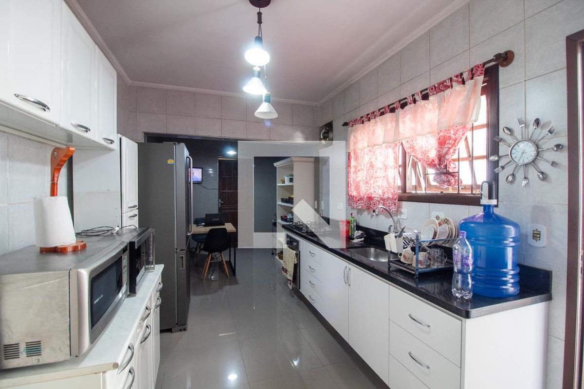 Casa, 3 quartos, 225 m² - Foto 32