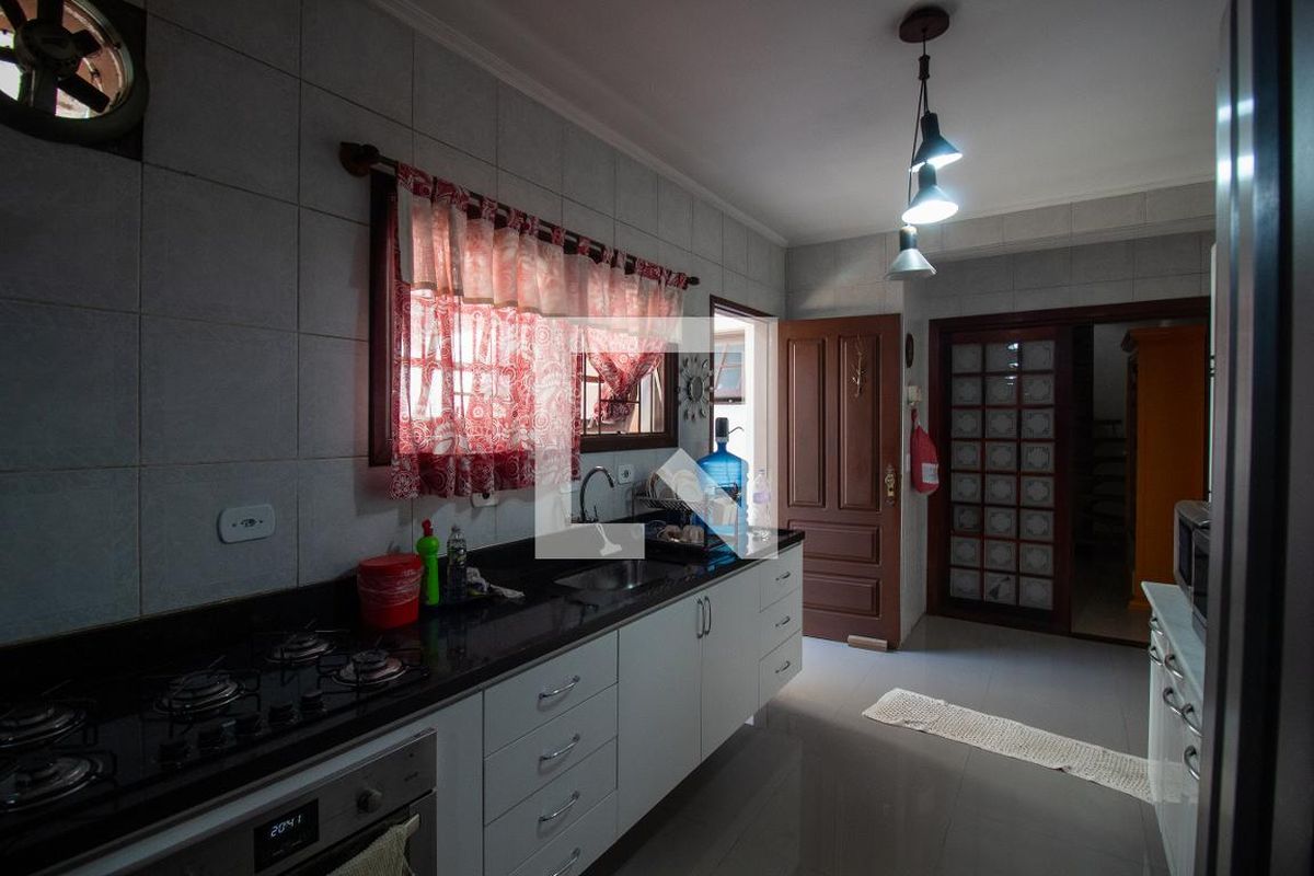 Casa, 3 quartos, 225 m² - Foto 34