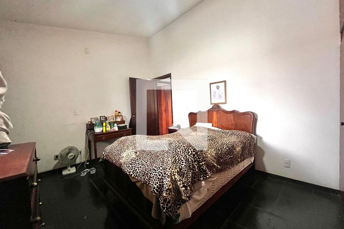 Casa à Venda - Nova Campinas, 4 Quartos,  264 m2 em , Campinas - sp | SoloBR