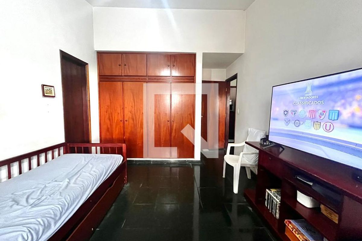 Casa à Venda - Nova Campinas, 4 Quartos,  264 m2 em , Campinas - sp | SoloBR