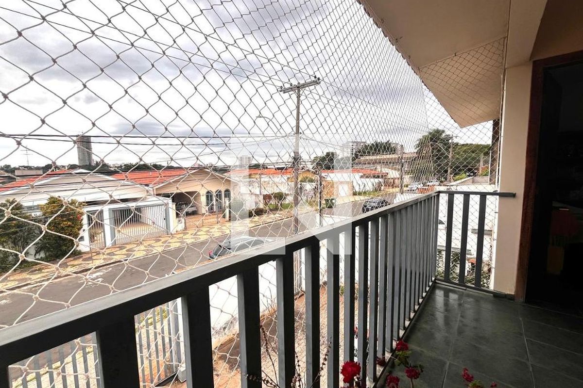 Casa à Venda - Nova Campinas, 4 Quartos,  264 m2 em , Campinas - sp | SoloBR