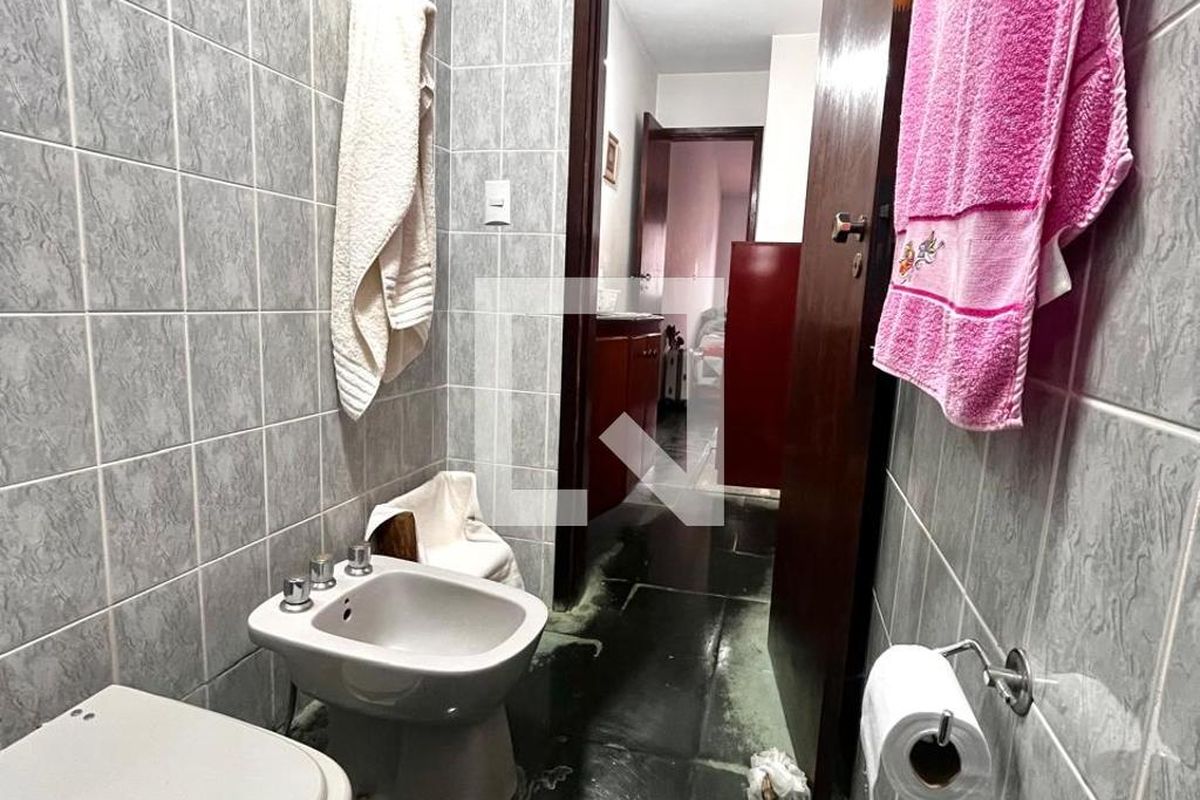 Casa à Venda - Nova Campinas, 4 Quartos,  264 m2 em , Campinas - sp | SoloBR