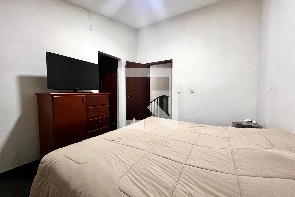 Casa à Venda - Nova Campinas, 4 Quartos,  264 m2 em , Campinas - sp | SoloBR