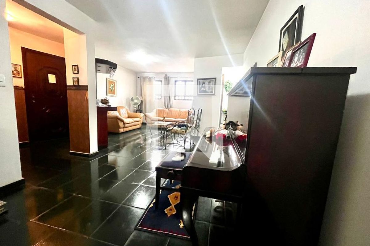 Casa à Venda - Nova Campinas, 4 Quartos,  264 m2 em , Campinas - sp | SoloBR