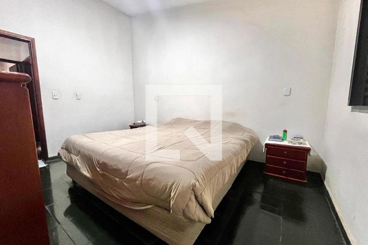 Casa à Venda - Nova Campinas, 4 Quartos,  264 m2 em , Campinas - sp | SoloBR