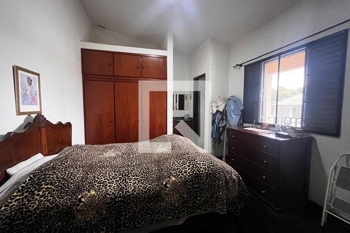 Casa à Venda - Nova Campinas, 4 Quartos,  264 m2 em , Campinas - sp | SoloBR