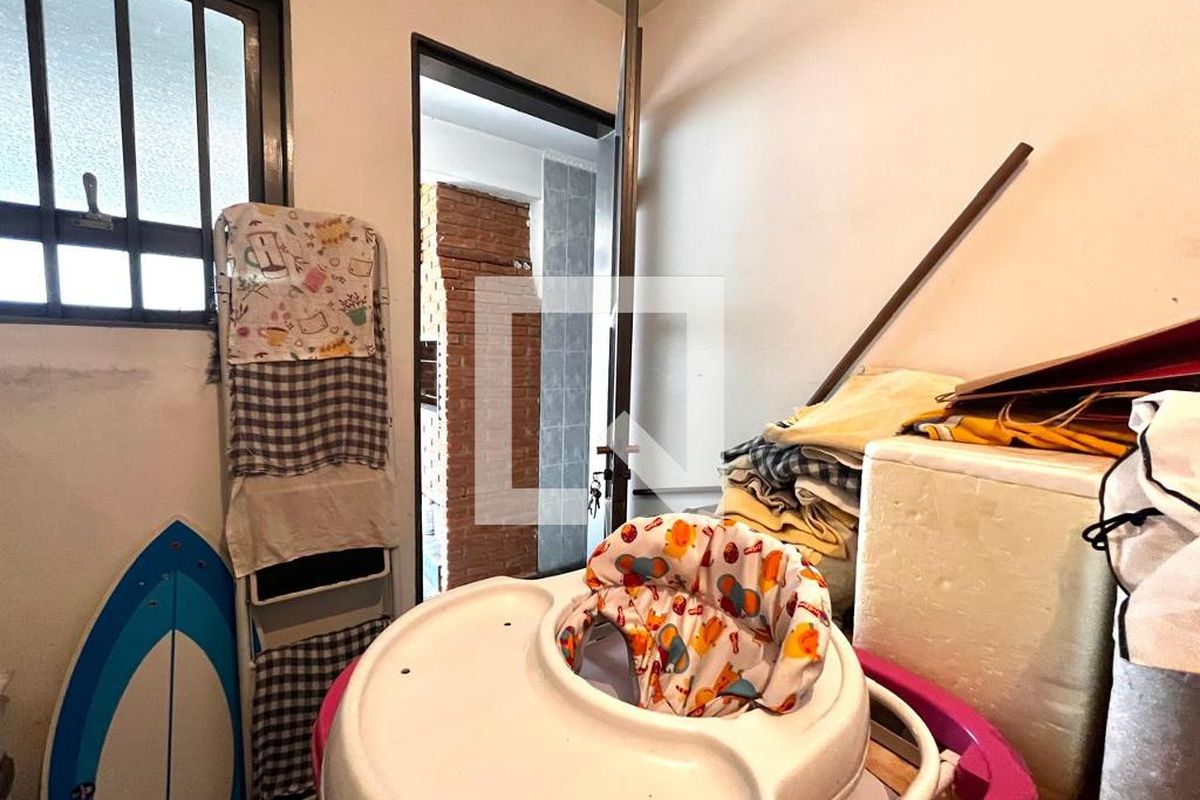 Casa à Venda - Nova Campinas, 4 Quartos,  264 m2 em , Campinas - sp | SoloBR