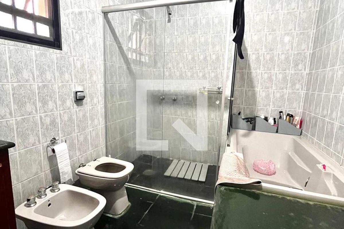 Casa à Venda - Nova Campinas, 4 Quartos,  264 m2 em , Campinas - sp | SoloBR