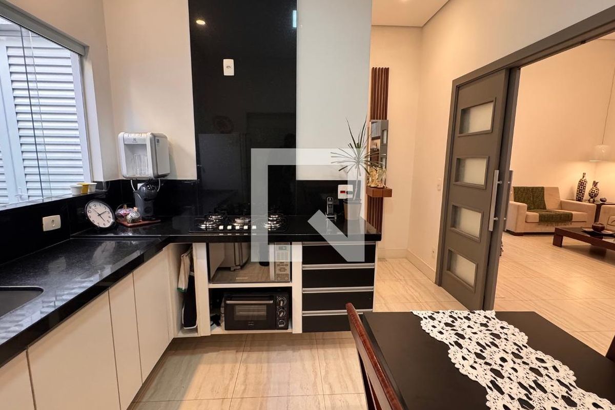 Casa à Venda - Swiss Park, 3 Quartos,  207 m2 em , Campinas - sp | SoloBR