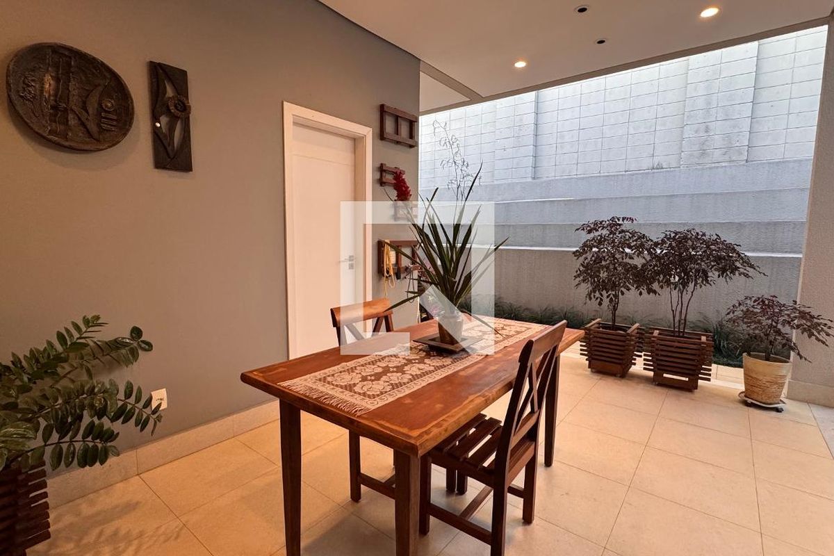 Casa à Venda - Swiss Park, 3 Quartos,  207 m2 em , Campinas - sp | SoloBR
