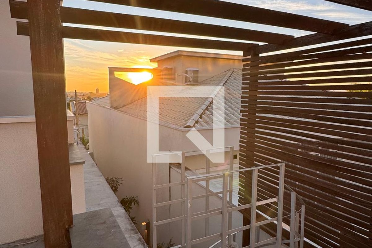 Casa à Venda - Swiss Park, 3 Quartos,  207 m2 em , Campinas - sp | SoloBR