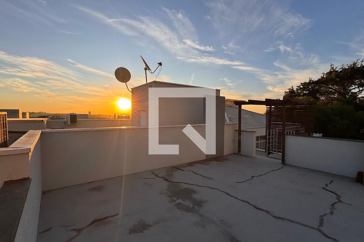 Casa à Venda - Swiss Park, 3 Quartos,  207 m2 em , Campinas - sp | SoloBR