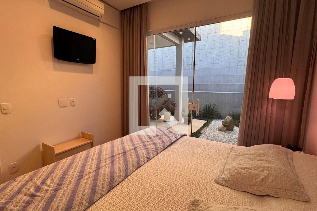 Casa à Venda - Swiss Park, 3 Quartos,  207 m2 em , Campinas - sp | SoloBR