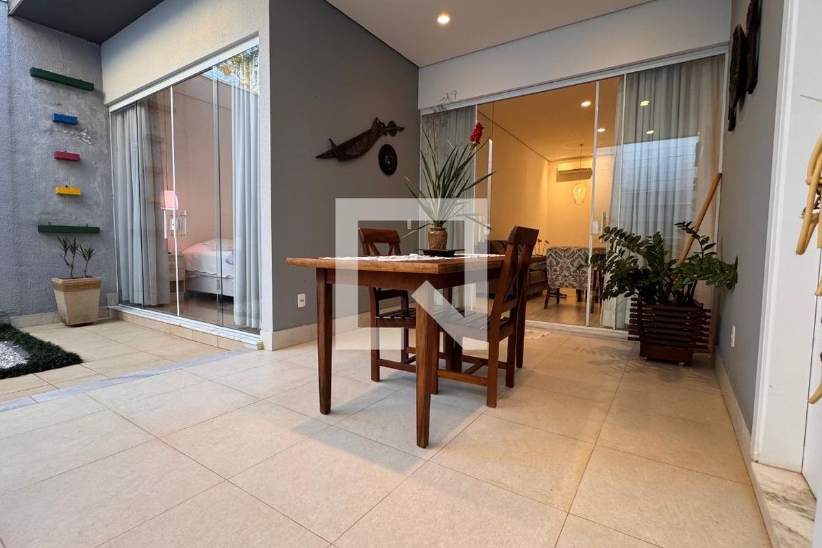 Casa à Venda - Swiss Park, 3 Quartos,  207 m2 em , Campinas - sp | SoloBR