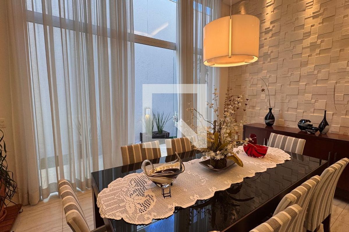 Casa à Venda - Swiss Park, 3 Quartos,  207 m2 em , Campinas - sp | SoloBR