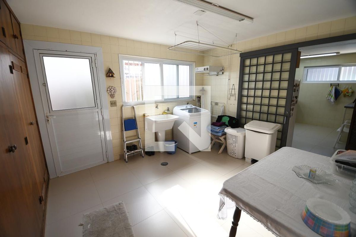 Casa à Venda - Barão Geraldo - Centro, 4 Quartos,  340 m2 em , Campinas - sp | SoloBR