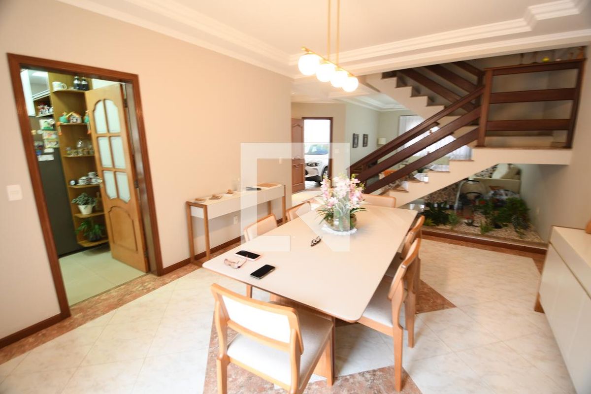 Casa à Venda - Mansões Santo Antônio, 3 Quartos,  260 m2 em , Campinas - sp | SoloBR