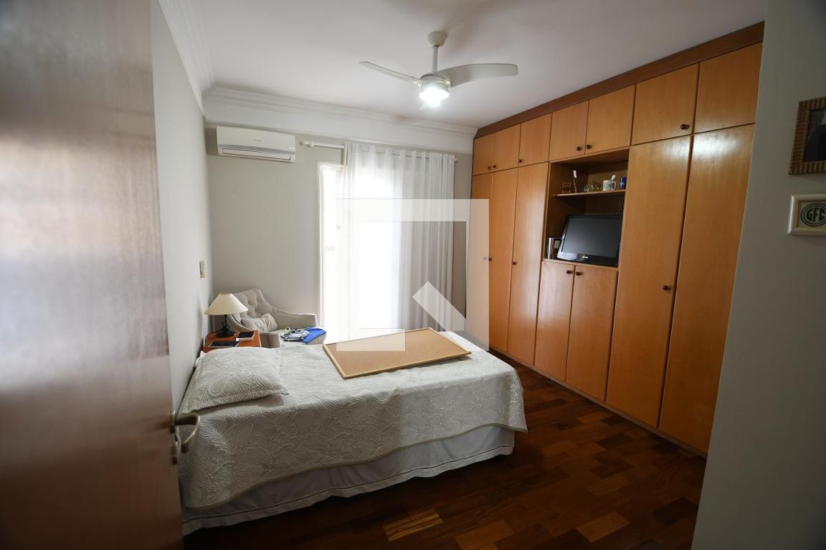 Casa à Venda - Mansões Santo Antônio, 3 Quartos,  260 m2 em , Campinas - sp | SoloBR