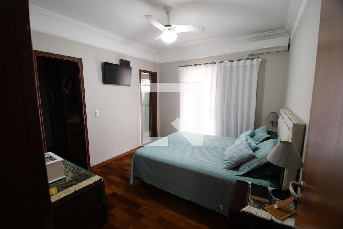 Casa à Venda - Mansões Santo Antônio, 3 Quartos,  260 m2 em , Campinas - sp | SoloBR