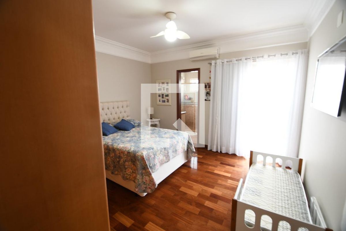 Casa à Venda - Mansões Santo Antônio, 3 Quartos,  260 m2 em , Campinas - sp | SoloBR