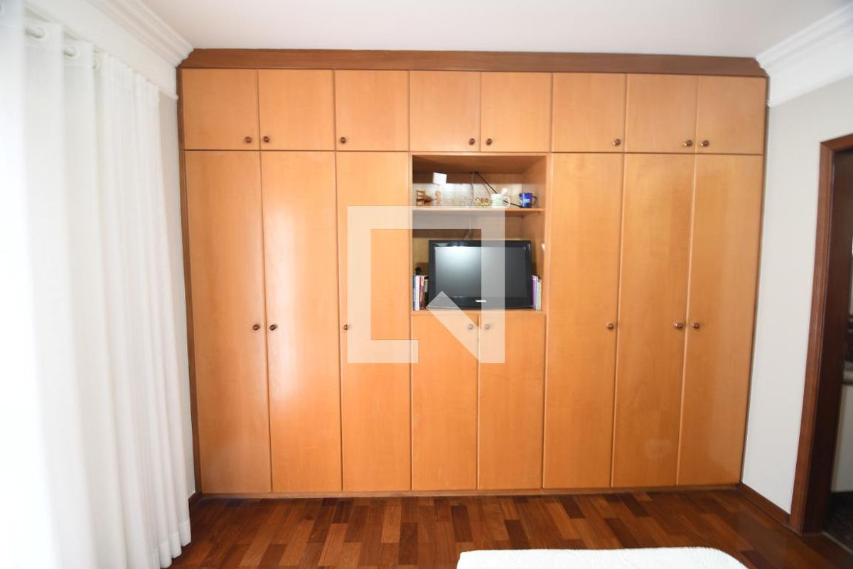 Casa à Venda - Mansões Santo Antônio, 3 Quartos,  260 m2 em , Campinas - sp | SoloBR