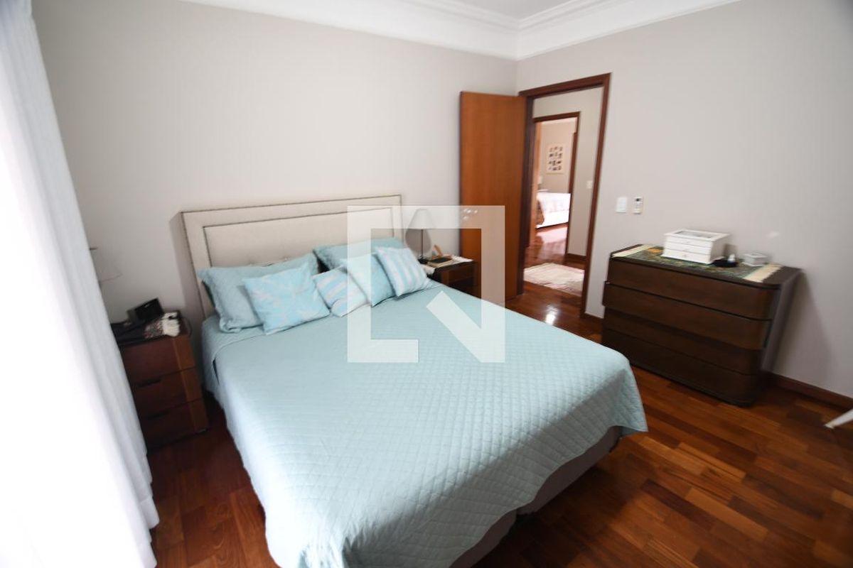 Casa à Venda - Mansões Santo Antônio, 3 Quartos,  260 m2 em , Campinas - sp | SoloBR