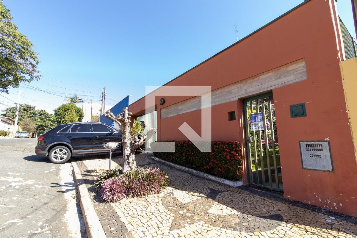 Casa à Venda - Jardim Flamboyant, 3 Quartos,  280 m2 em , Campinas - sp | SoloBR