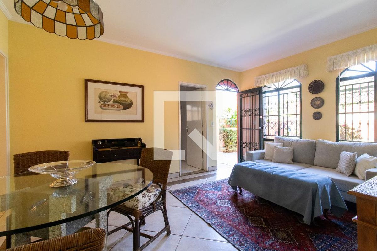 Casa à Venda - Jardim Flamboyant, 3 Quartos,  280 m2 em , Campinas - sp | SoloBR