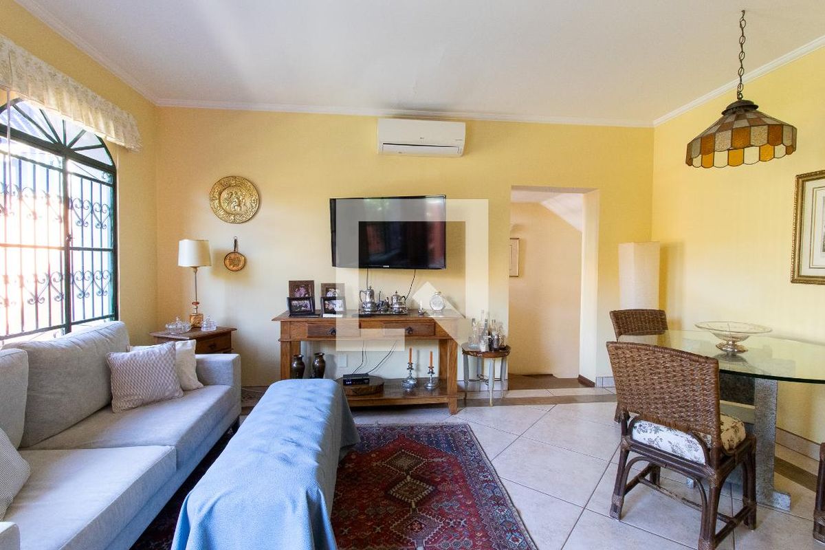 Casa à Venda - Jardim Flamboyant, 3 Quartos,  280 m2 em , Campinas - sp | SoloBR