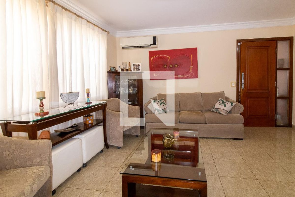 Casa à Venda - Jardim Flamboyant, 3 Quartos,  470 m2 em , Campinas - sp | SoloBR