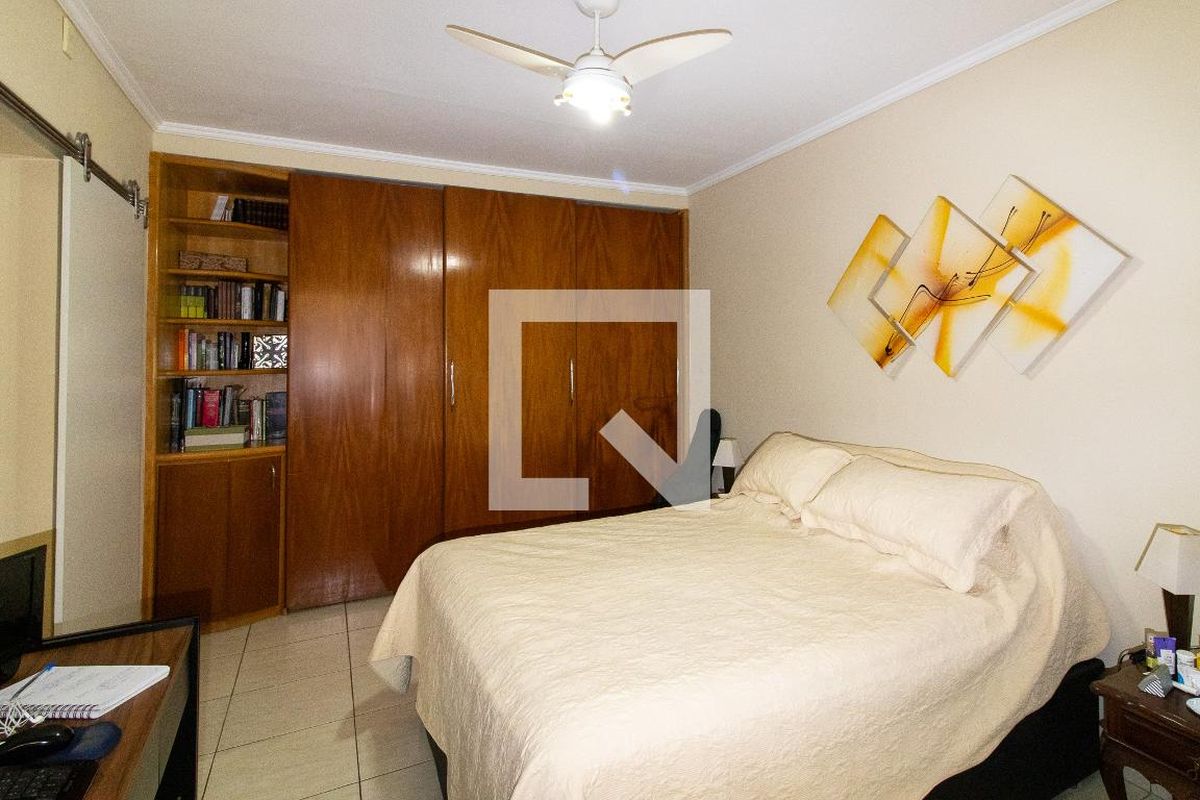 Casa à Venda - Jardim Flamboyant, 3 Quartos,  470 m2 em , Campinas - sp | SoloBR