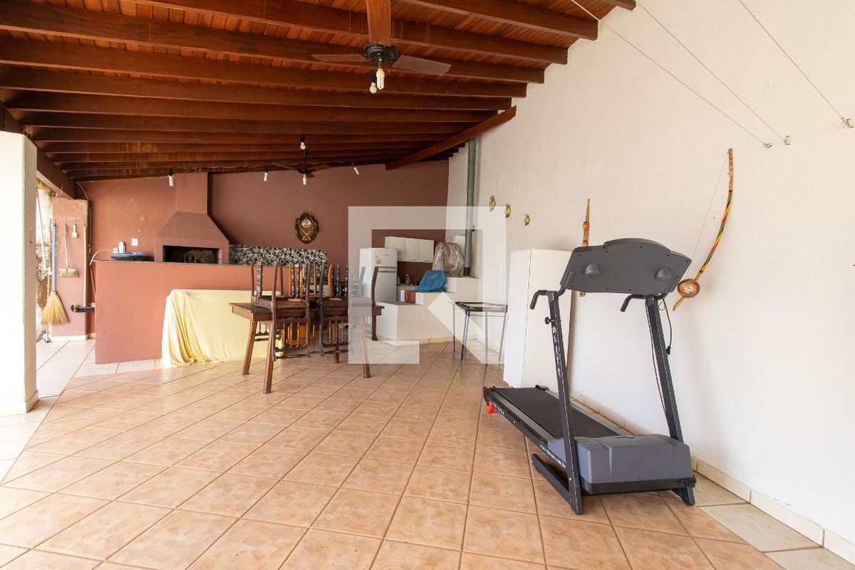 Casa à Venda - Jardim Flamboyant, 3 Quartos,  470 m2 em , Campinas - sp | SoloBR