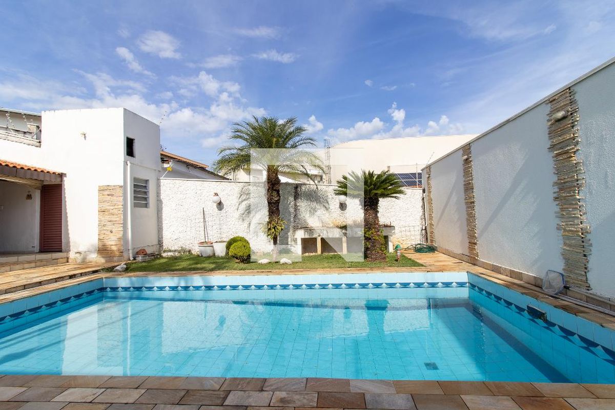 Casa à Venda - Jardim Flamboyant, 3 Quartos,  470 m2 em , Campinas - sp | SoloBR