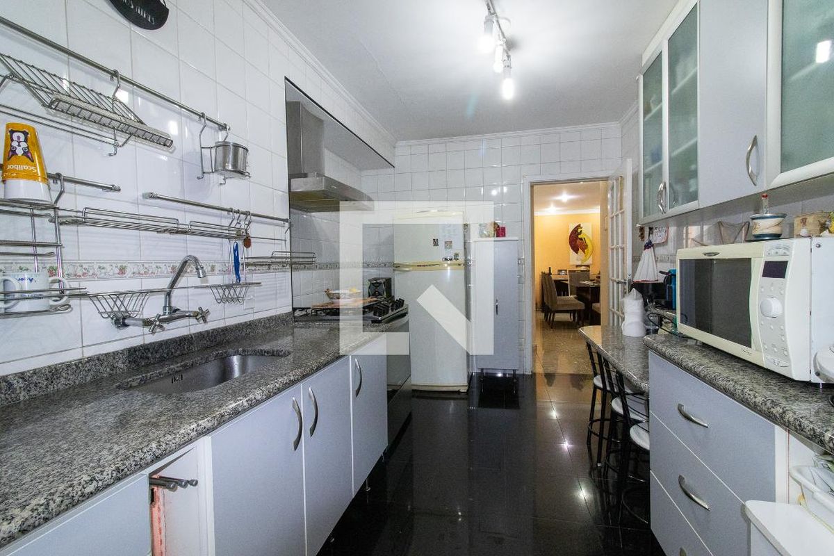 Casa à Venda - Jardim Flamboyant, 3 Quartos,  470 m2 em , Campinas - sp | SoloBR
