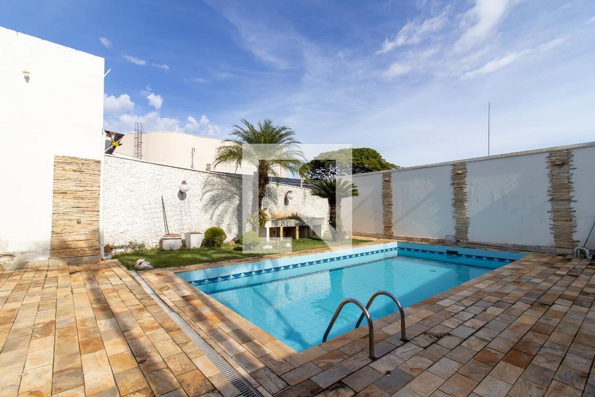 Casa à Venda - Jardim Flamboyant, 3 Quartos,  470 m2 em , Campinas - sp | SoloBR