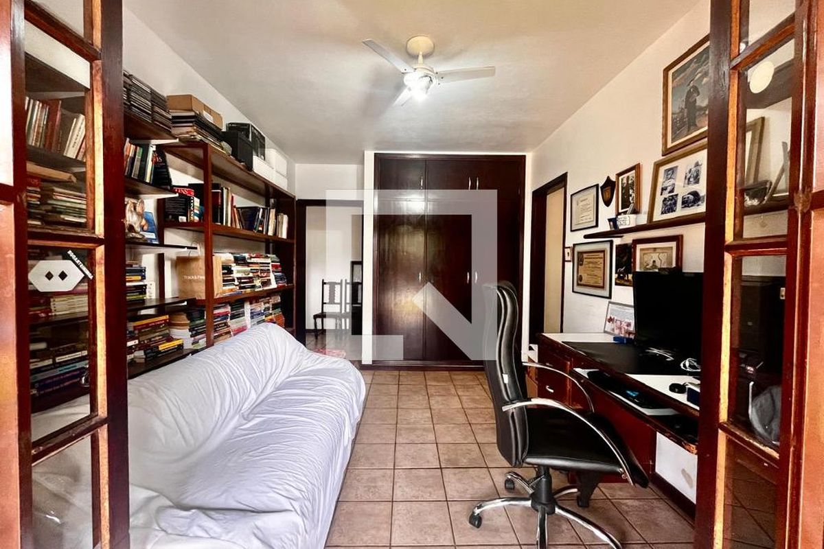 Casa à Venda - Barão Geraldo - Centro, 4 Quartos,  1710 m2 em , Campinas - sp | SoloBR