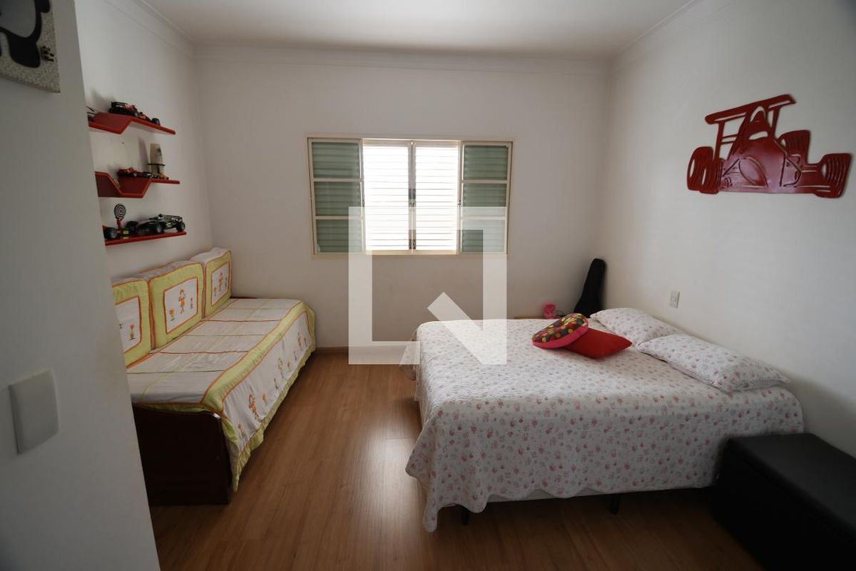 Casa à Venda - Mansões Santo Antônio, 4 Quartos,  292 m2 em , Campinas - sp | SoloBR
