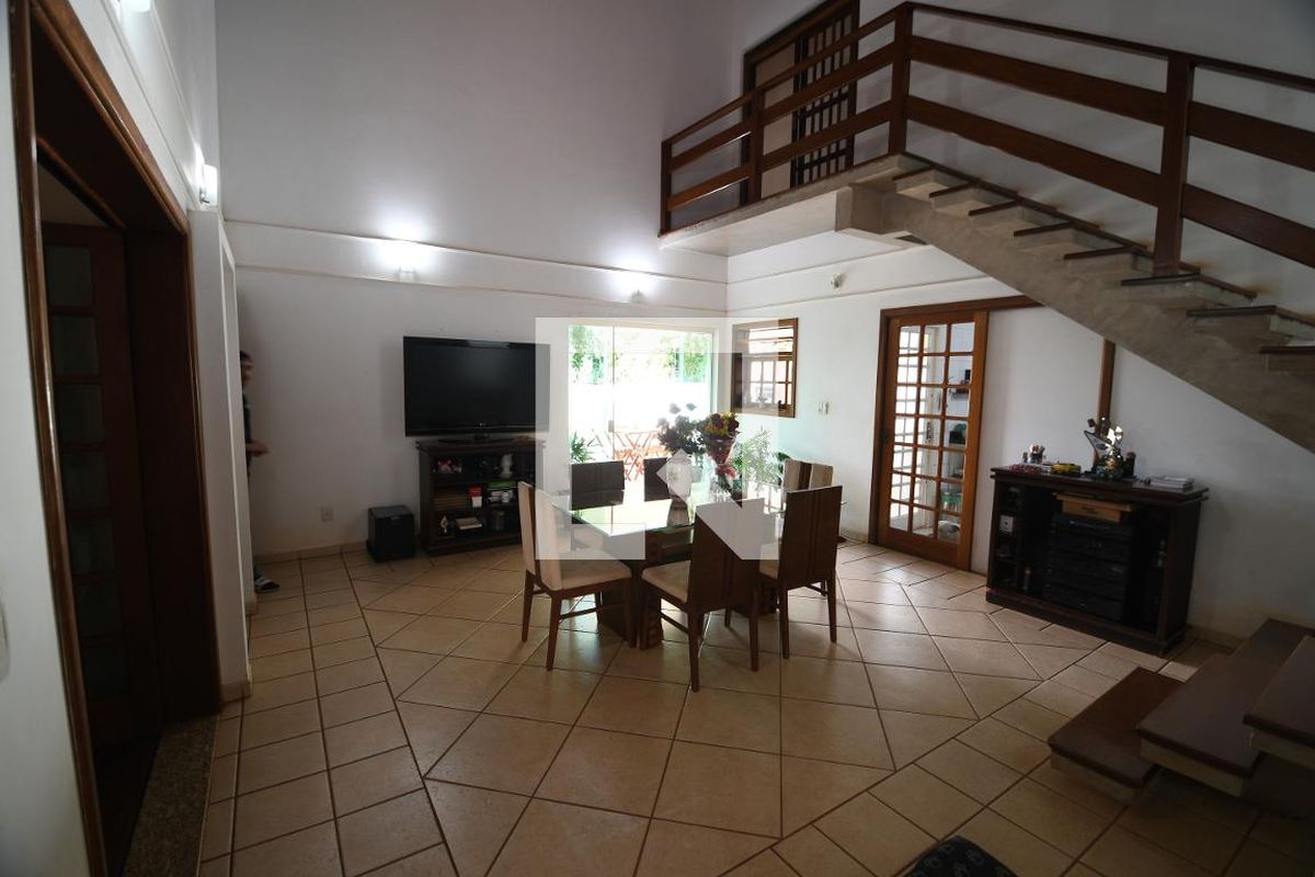 Casa à Venda - Mansões Santo Antônio, 4 Quartos,  292 m2 em , Campinas - sp | SoloBR