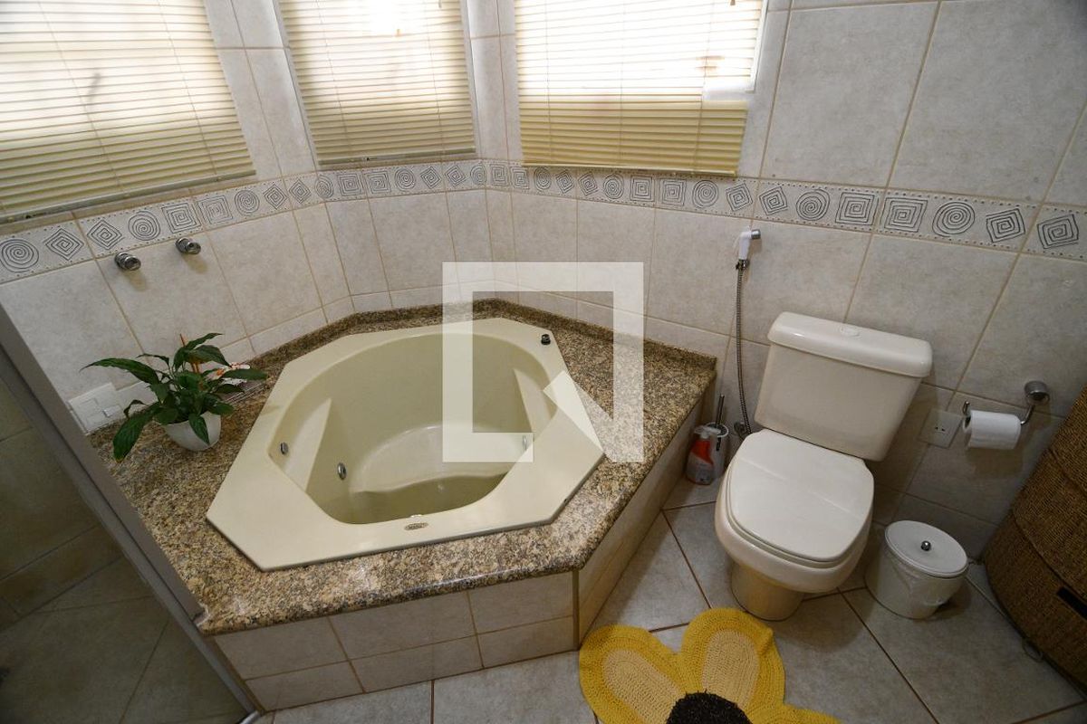 Casa à Venda - Mansões Santo Antônio, 4 Quartos,  292 m2 em , Campinas - sp | SoloBR